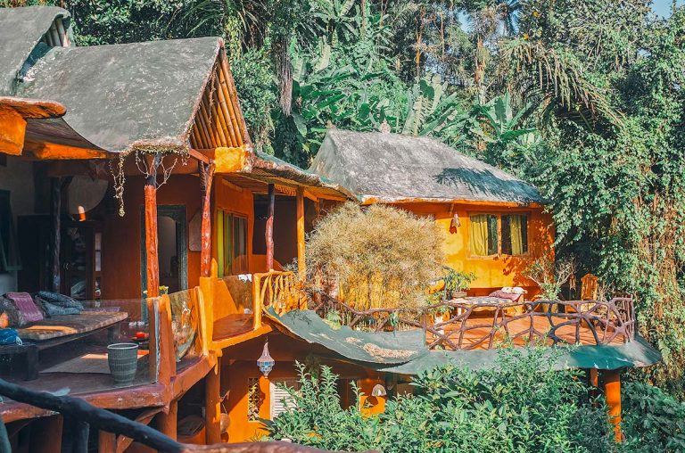 Tropical Architecture: Natural Materials for a Calming Ambience