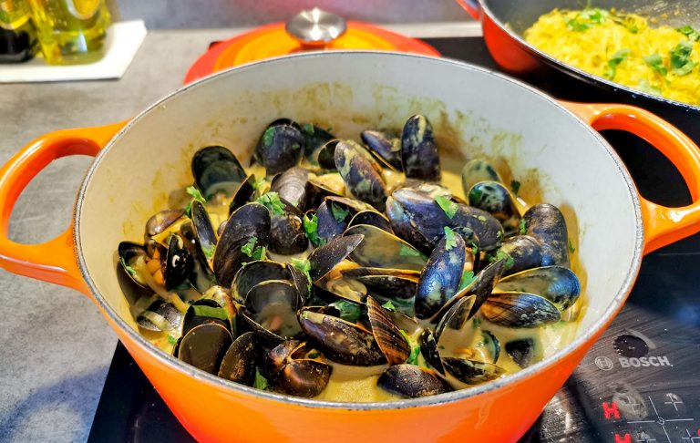 Healthy Mussels Moilee with Lemon Noodles